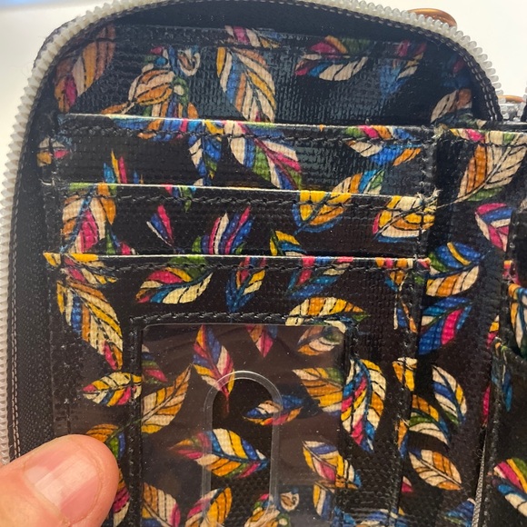 Sakroots Smartphone Wristlet Crossbody Wallet Rainbow Multicolor Artist Circle - Picture 9 of 10